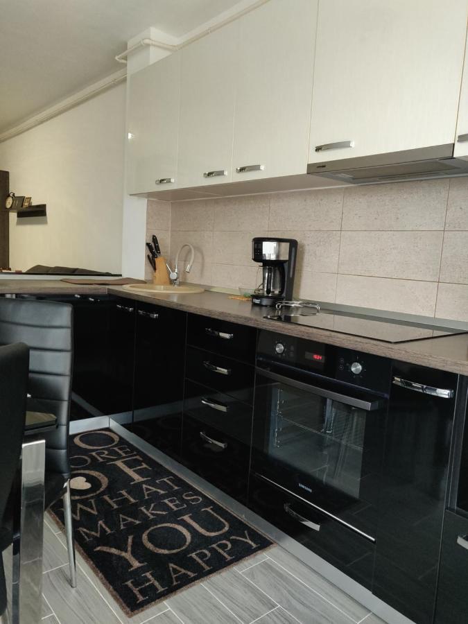 Avangarden Apartment Брашов Екстер'єр фото